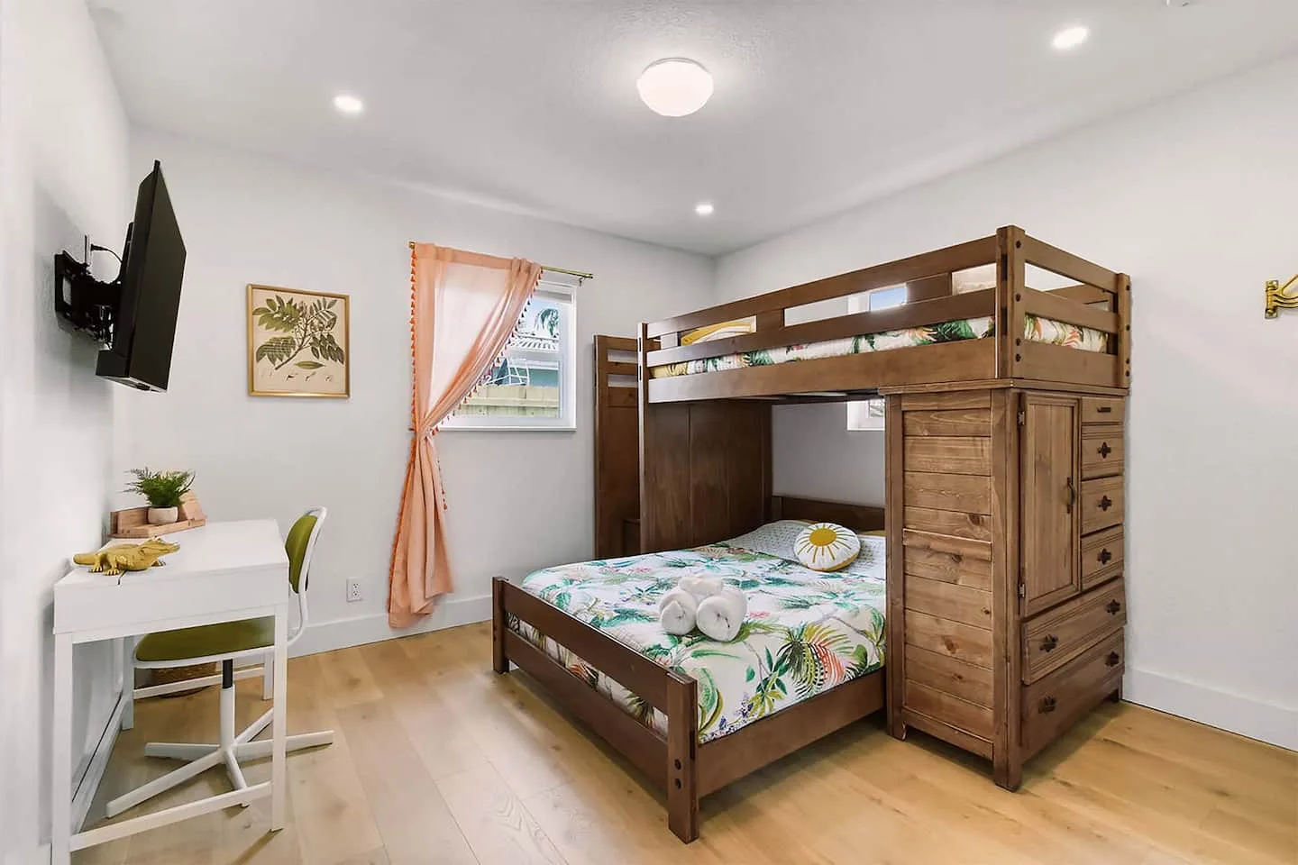 Bedroom 1 — 1 full bed, 1 twin bed