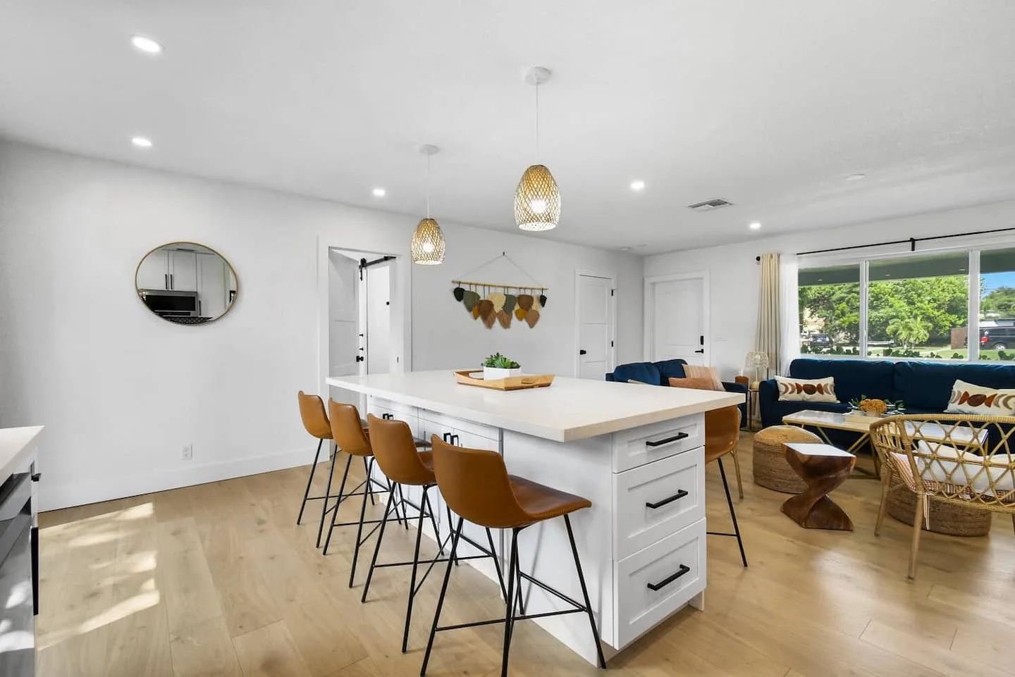 Dining area image 2
