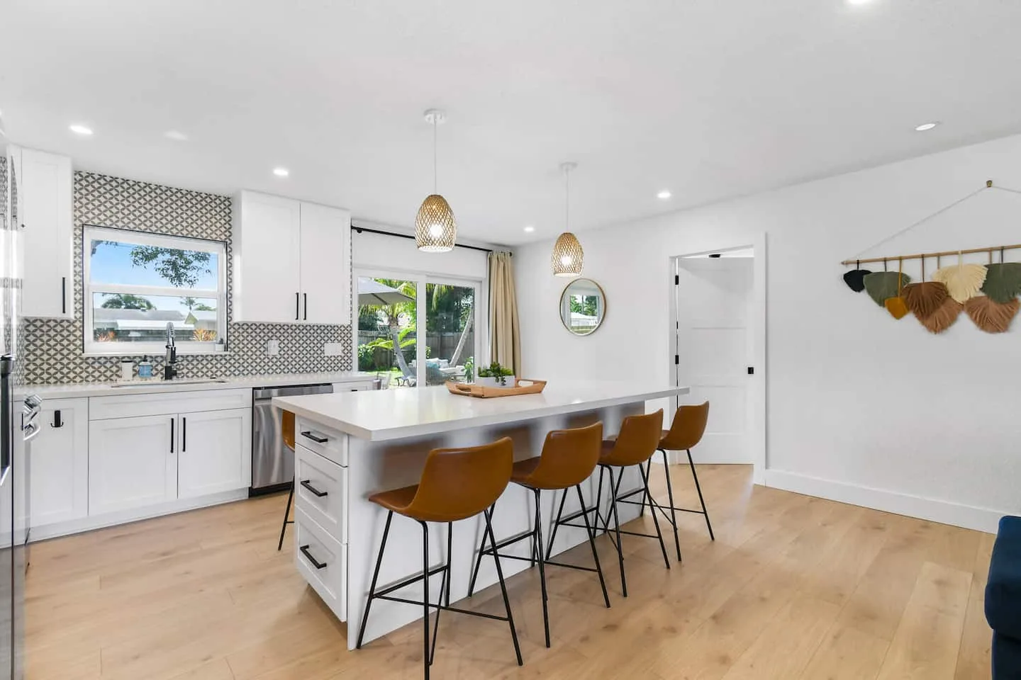 Dining area image 3