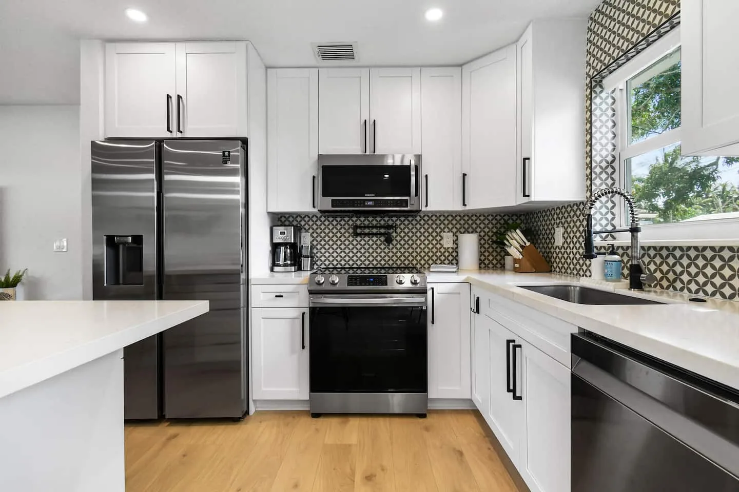 Full kitchen image 5