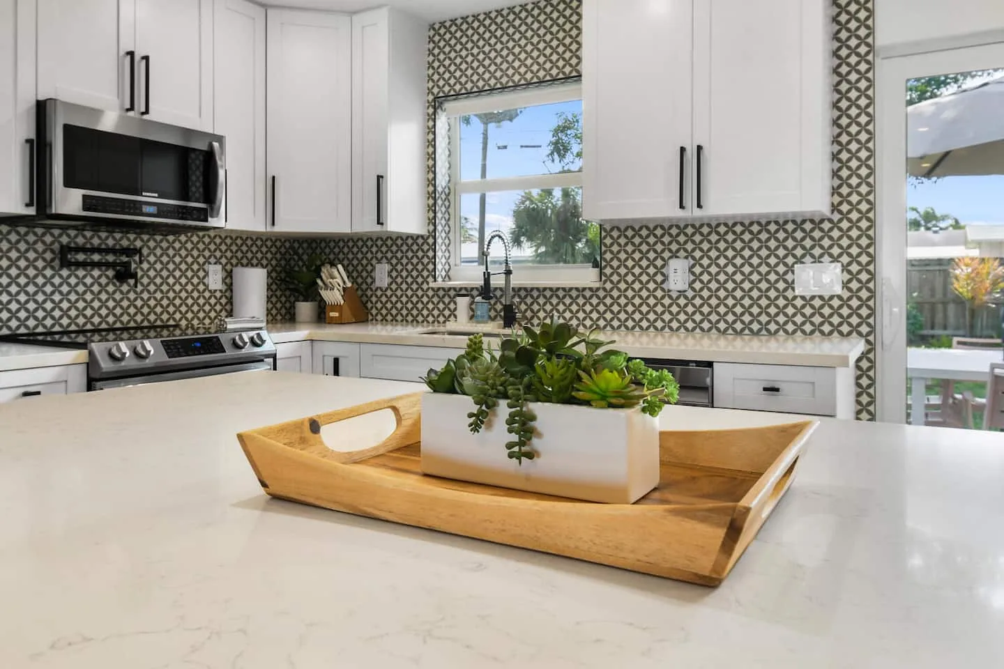 Full kitchen image 6