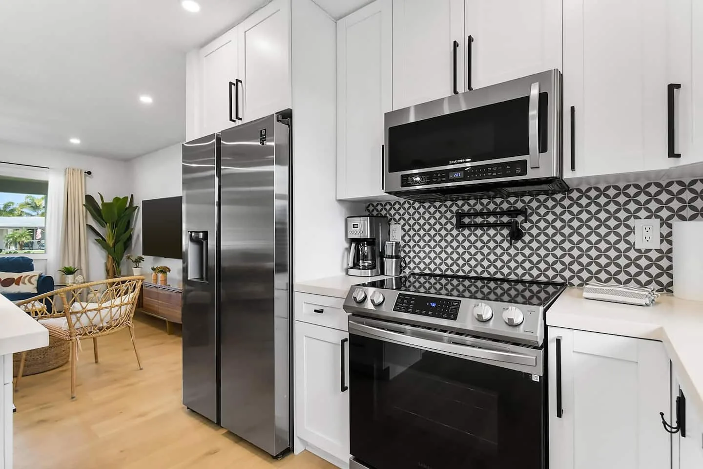Full kitchen image 7